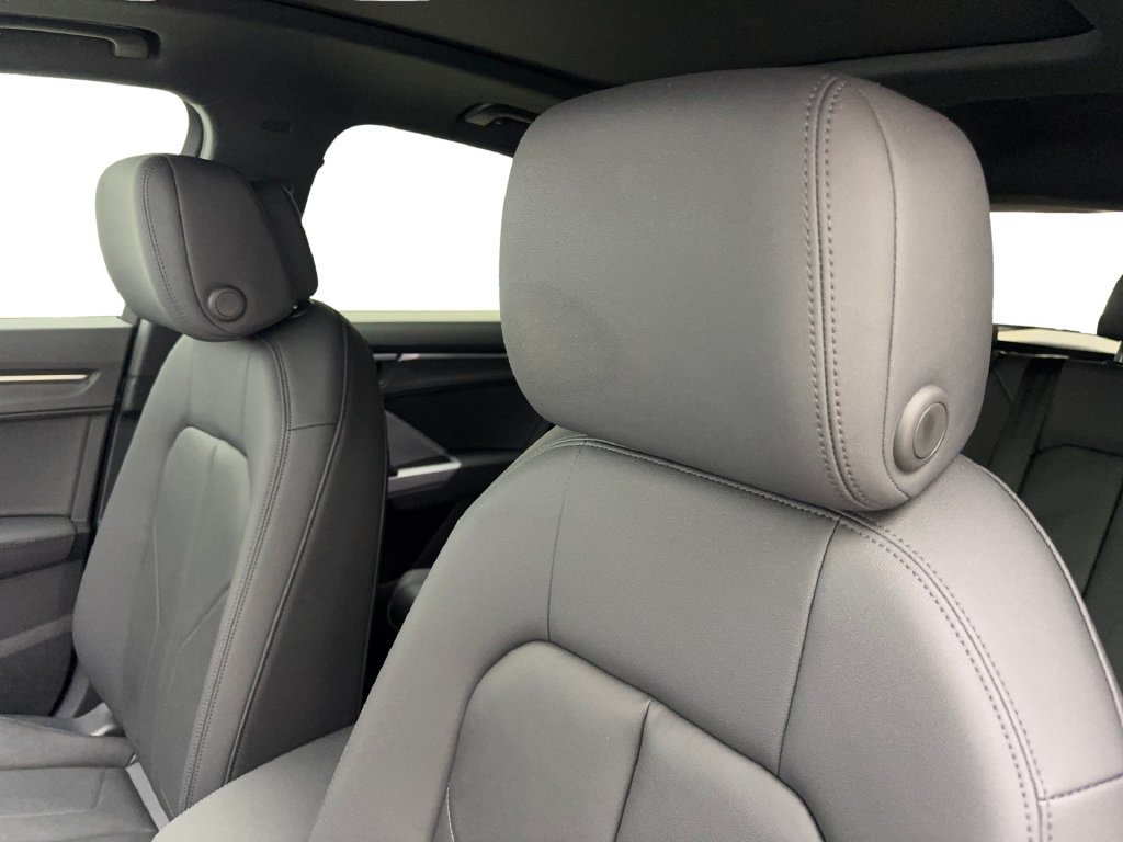 Used 2022 Audi Q3 2.0T Premium w/ Convenience Package AWD/4WD image 30