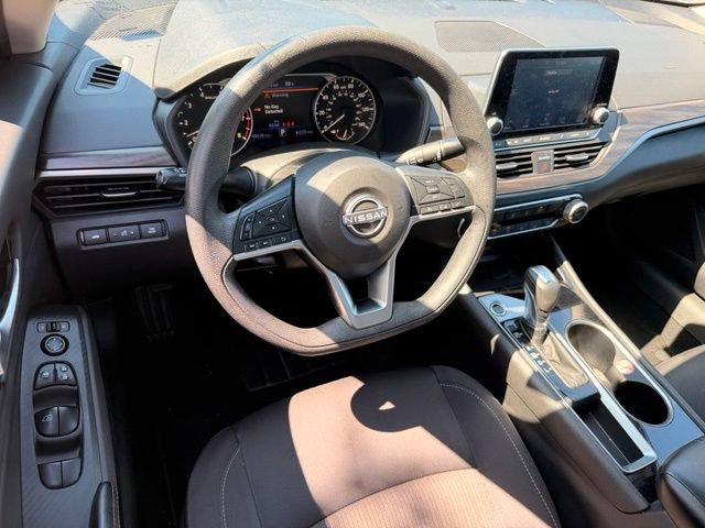 Used 2024 Nissan Altima 2.5 SV FWD image 20