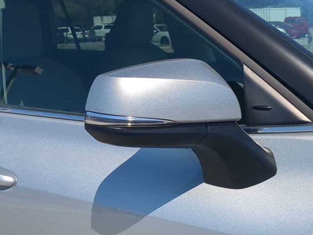 Used 2023 Toyota Highlander XLE image 12