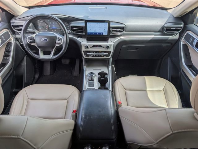 Used 2022 Ford Explorer XLT w/ Equipment Group 202A image 11