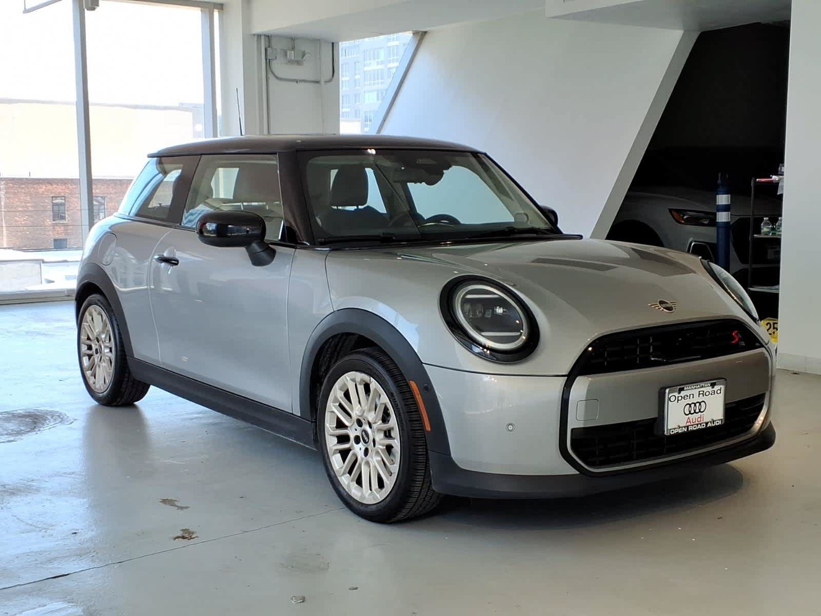 Used 2025 MINI Cooper S FWD image 3