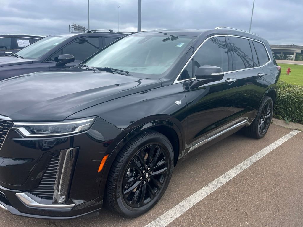 Used 2022 Cadillac XT6 Premium Luxury w/ Technology Package AWD/4WD image 1