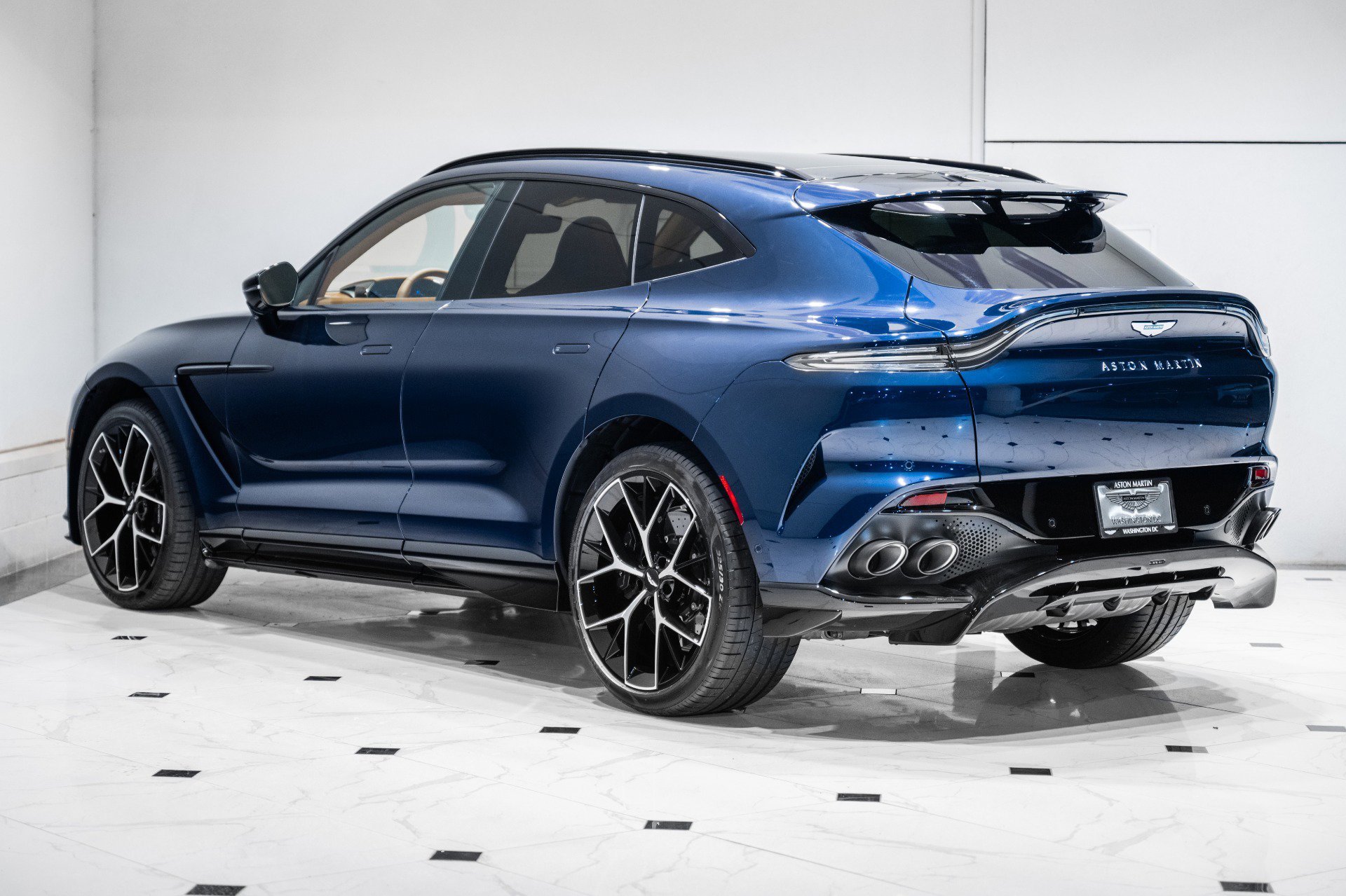 New 2026 Aston Martin DBX 707 image 2