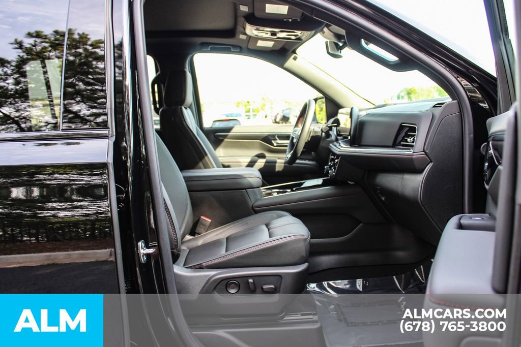 Used 2026 Chevrolet Suburban RST w/ Comfort Package AWD/4WD image 23