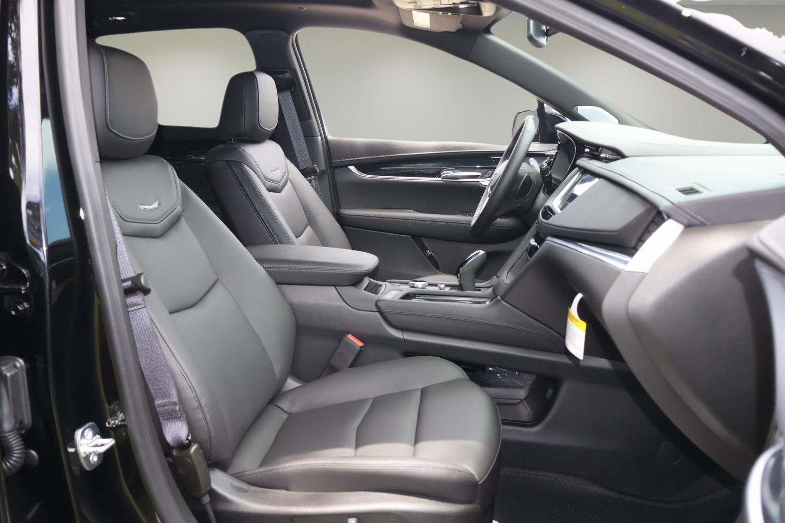New 2025 Cadillac XT5 Premium Luxury image 18