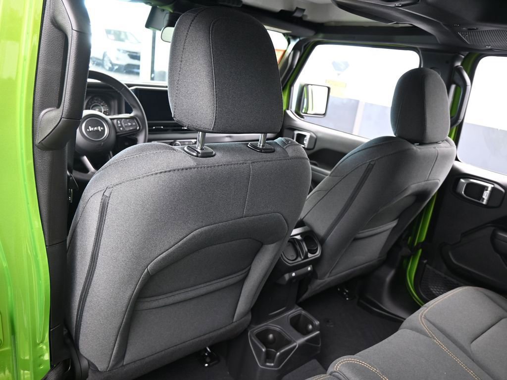 Used 2025 Jeep Wrangler Sport S image 31