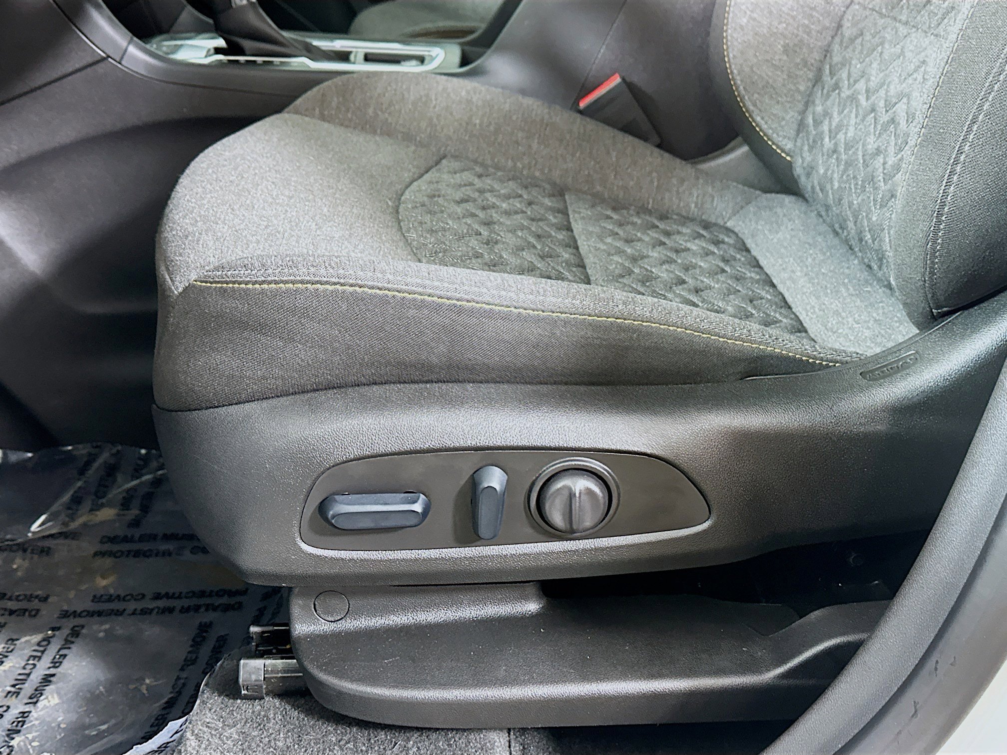 Used 2024 Chevrolet Equinox LT image 18