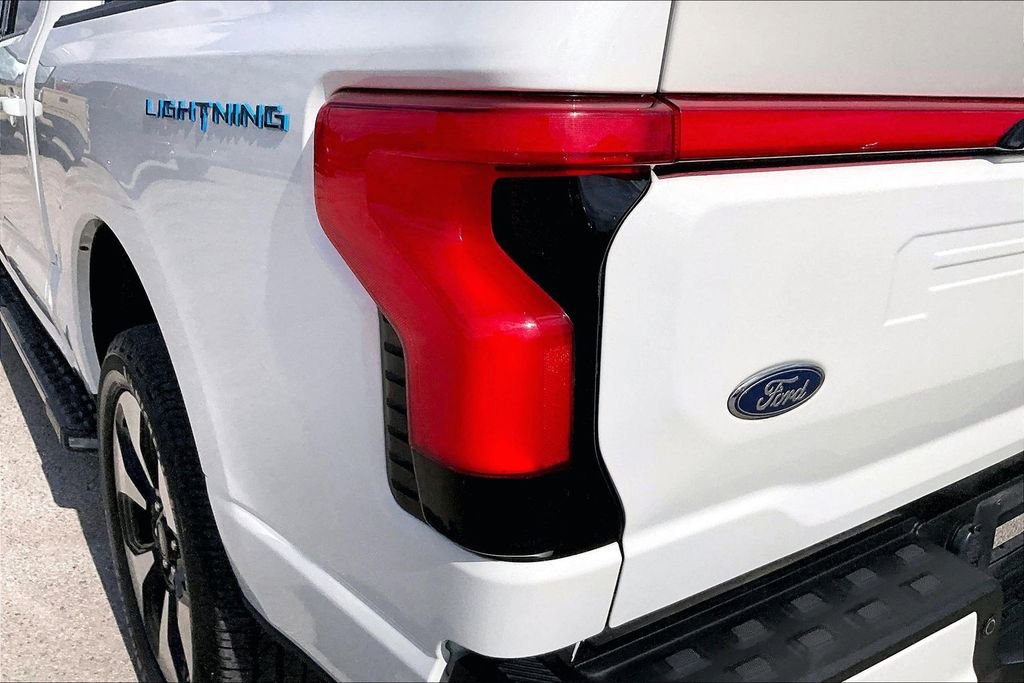 Used 2023 Ford F150 Lightning Platinum image 20