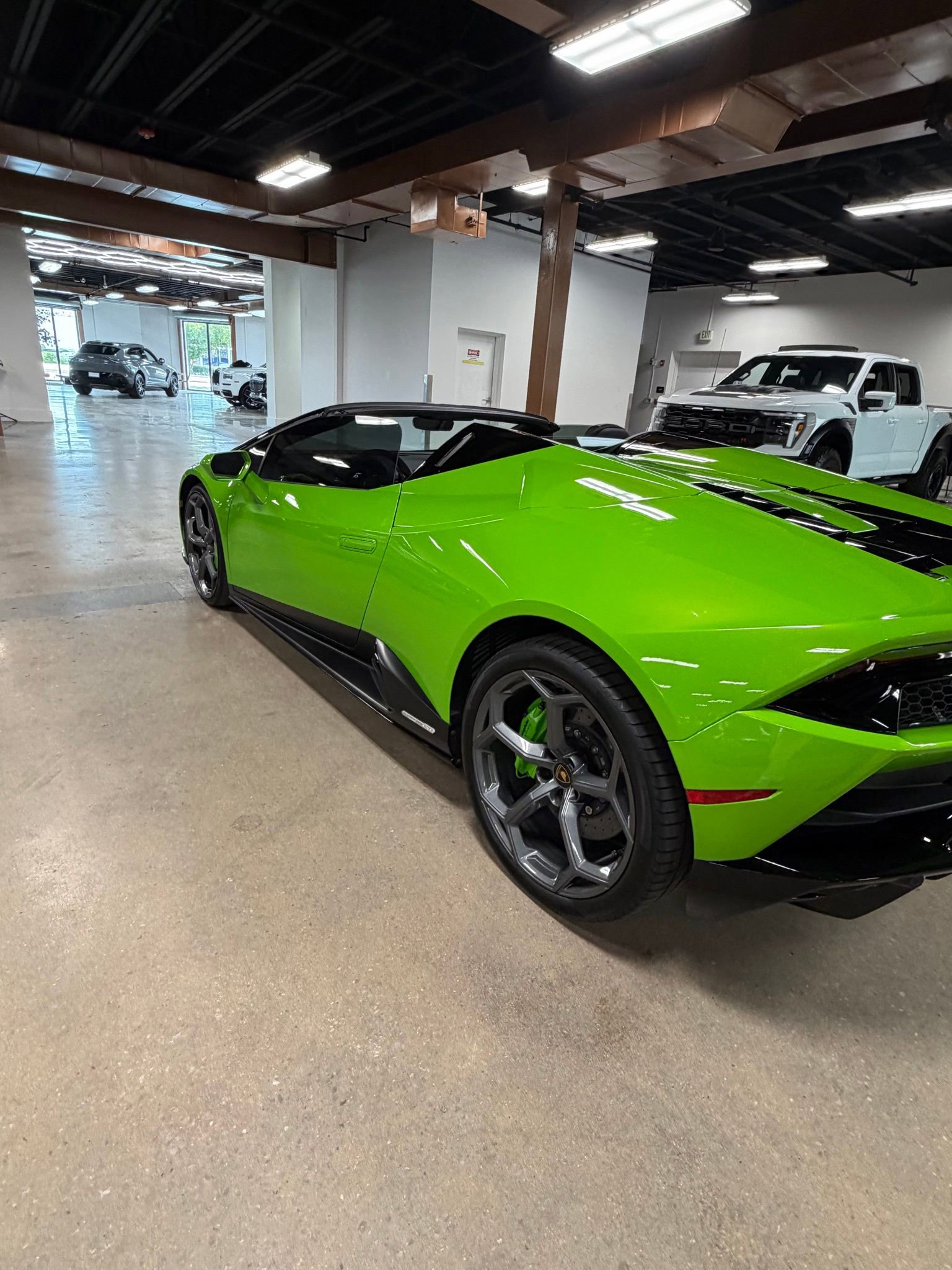 Used 2024 Lamborghini Huracan EVO AWD/4WD image 4