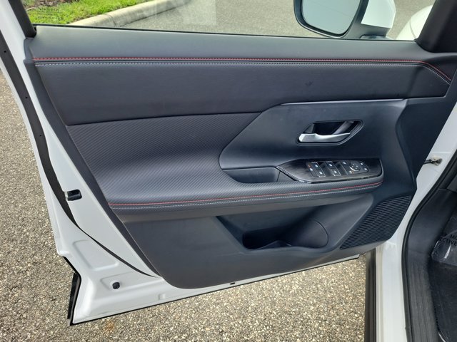 Used 2025 Nissan Kicks SR FWD image 15