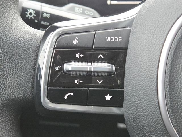 Used 2024 Kia Sorento LX image 11