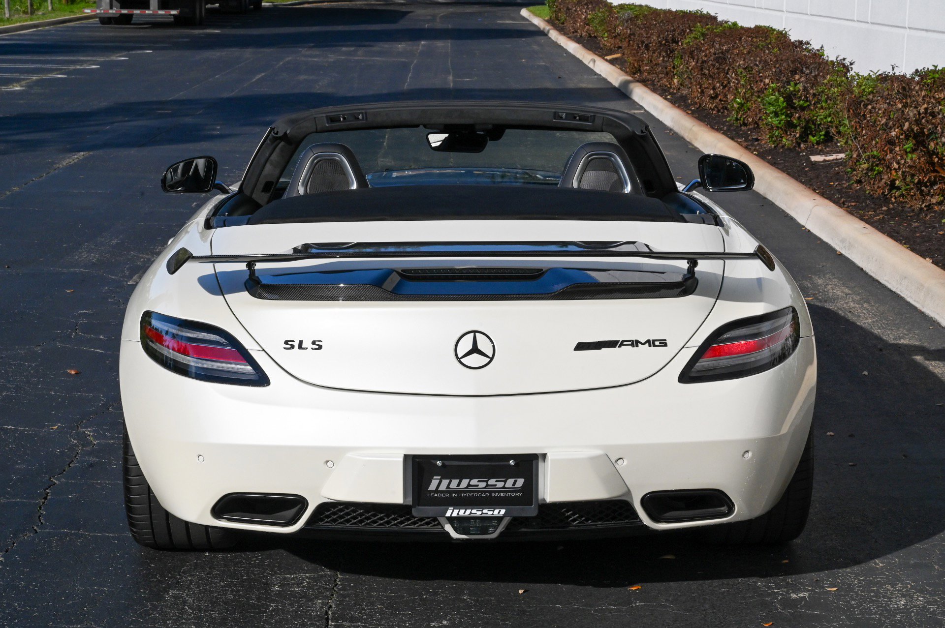 Used 2015 Mercedes-Benz SLS AMG GT Final Edition image 26