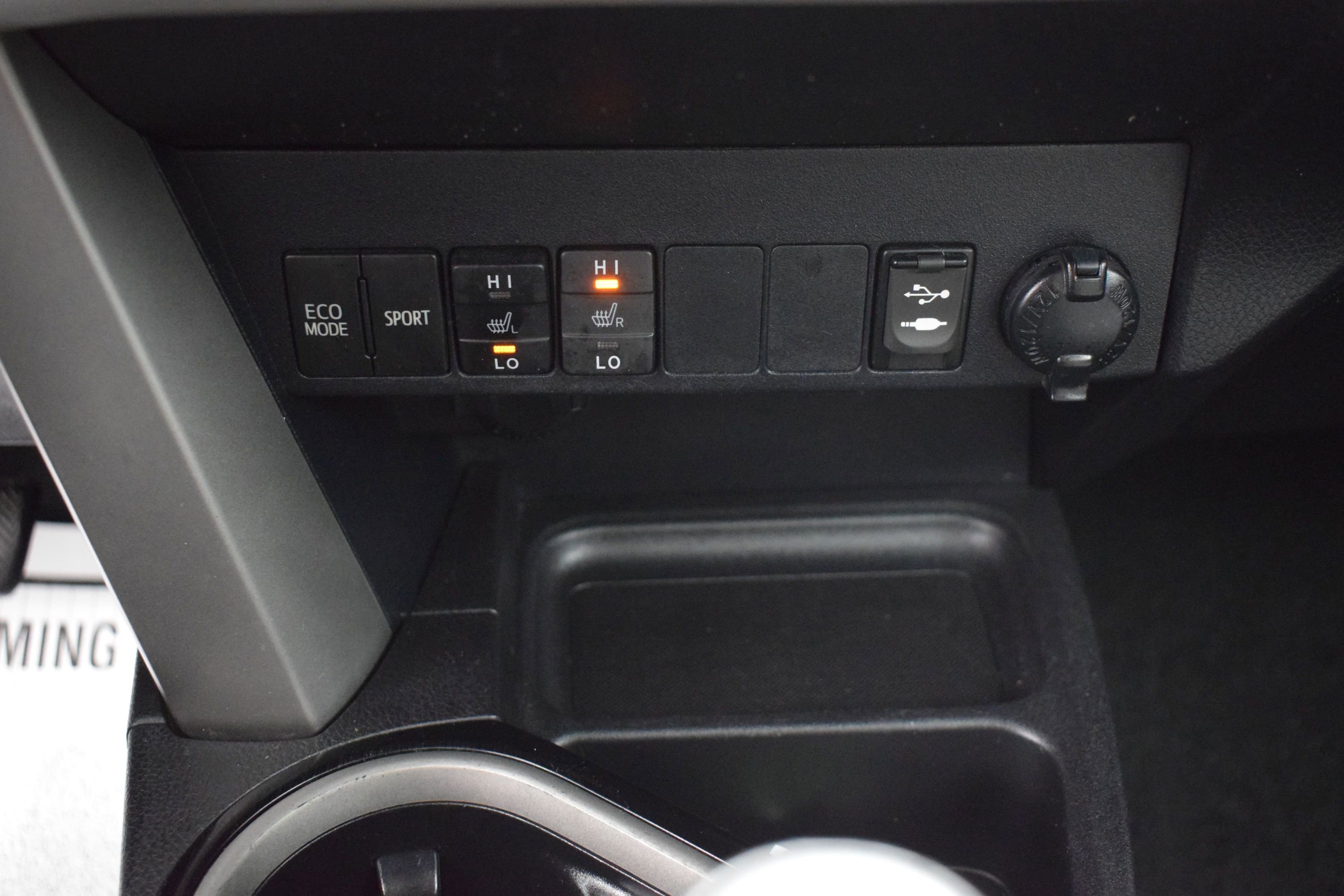 Used 2017 Toyota RAV4 Limited FWD image 18