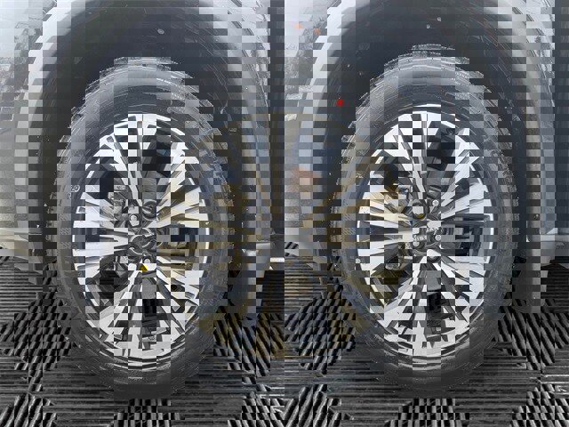 Used 2023 Nissan Rogue SV image 14