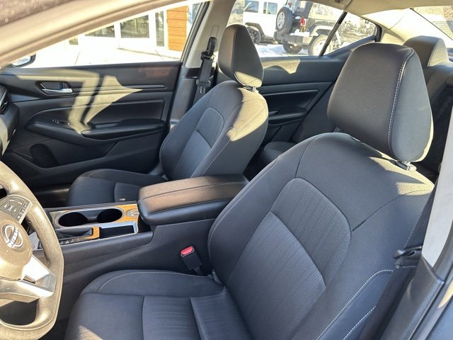 Used 2024 Nissan Altima 2.5 SV image 23