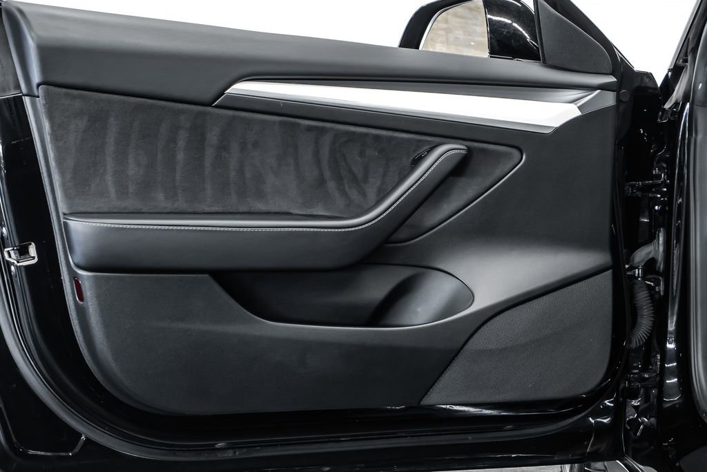 Used 2023 Tesla Model 3 Standard Range image 17