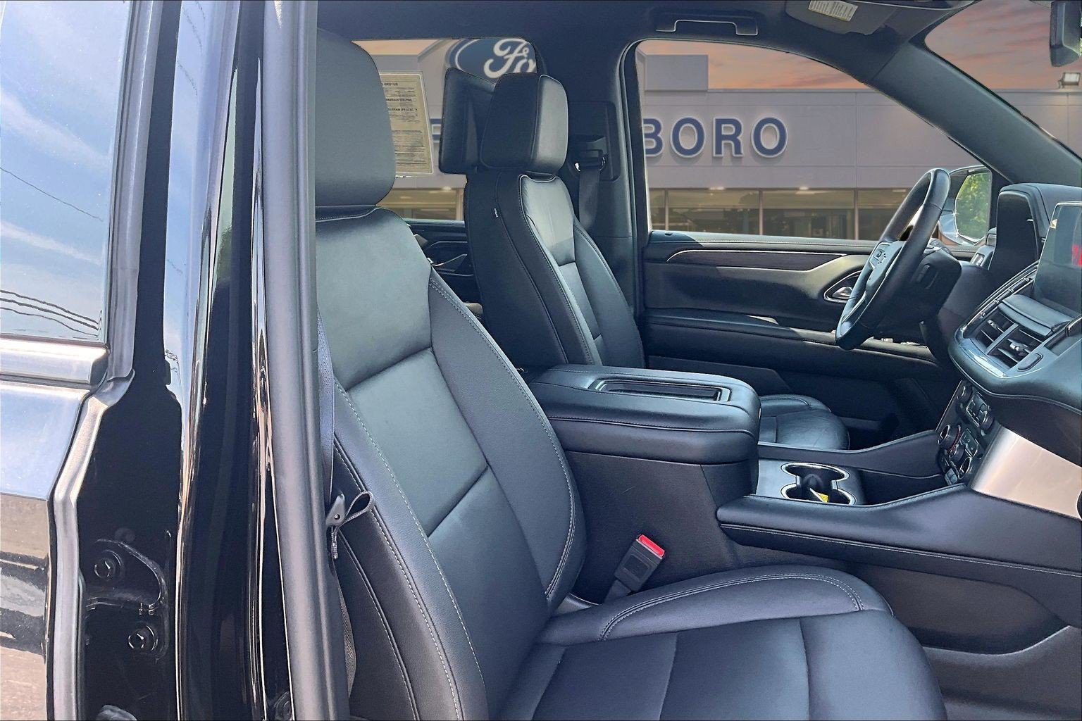 Used 2024 Chevrolet Tahoe Z71 w/ Z71 Off-Road Package AWD/4WD image 7