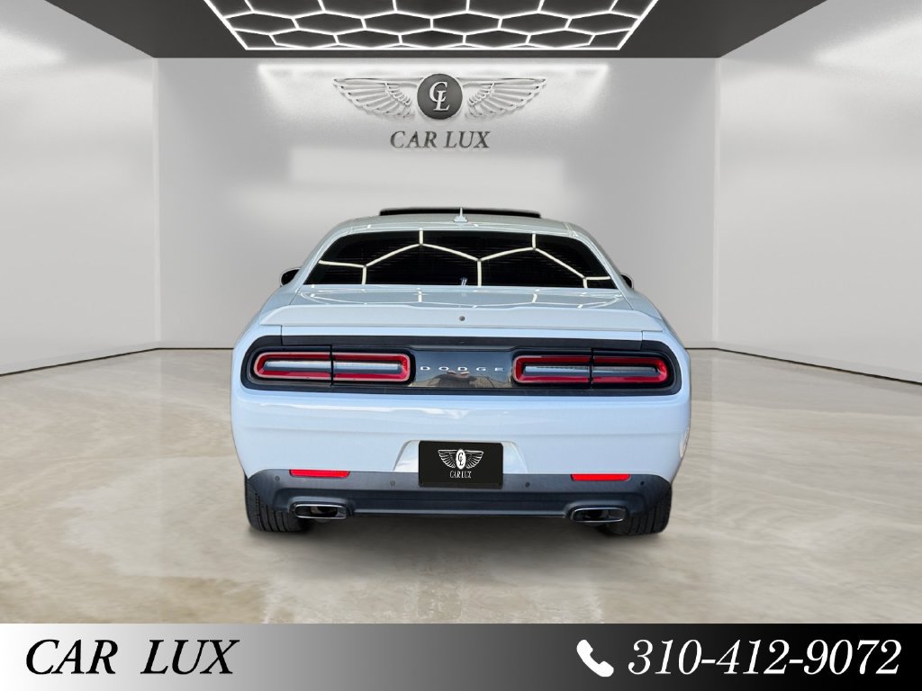 Used 2018 Dodge Challenger SXT Plus RWD image 4
