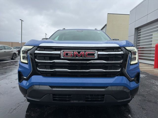 Used 2025 GMC Terrain Elevation w/ Elevation Premium Package image 2