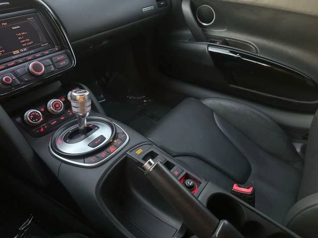 Used 2011 Audi R8 V10 image 25