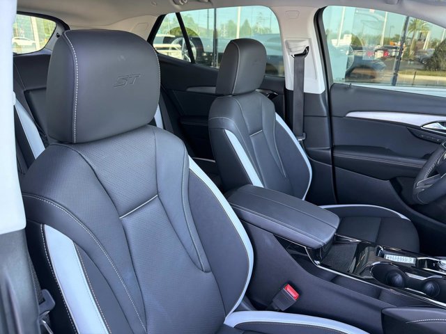 Used 2025 Buick Envision Sport Touring image 19