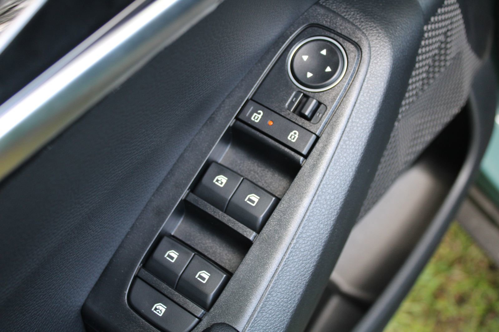 New 2026 Kia Seltos EX FWD image 19