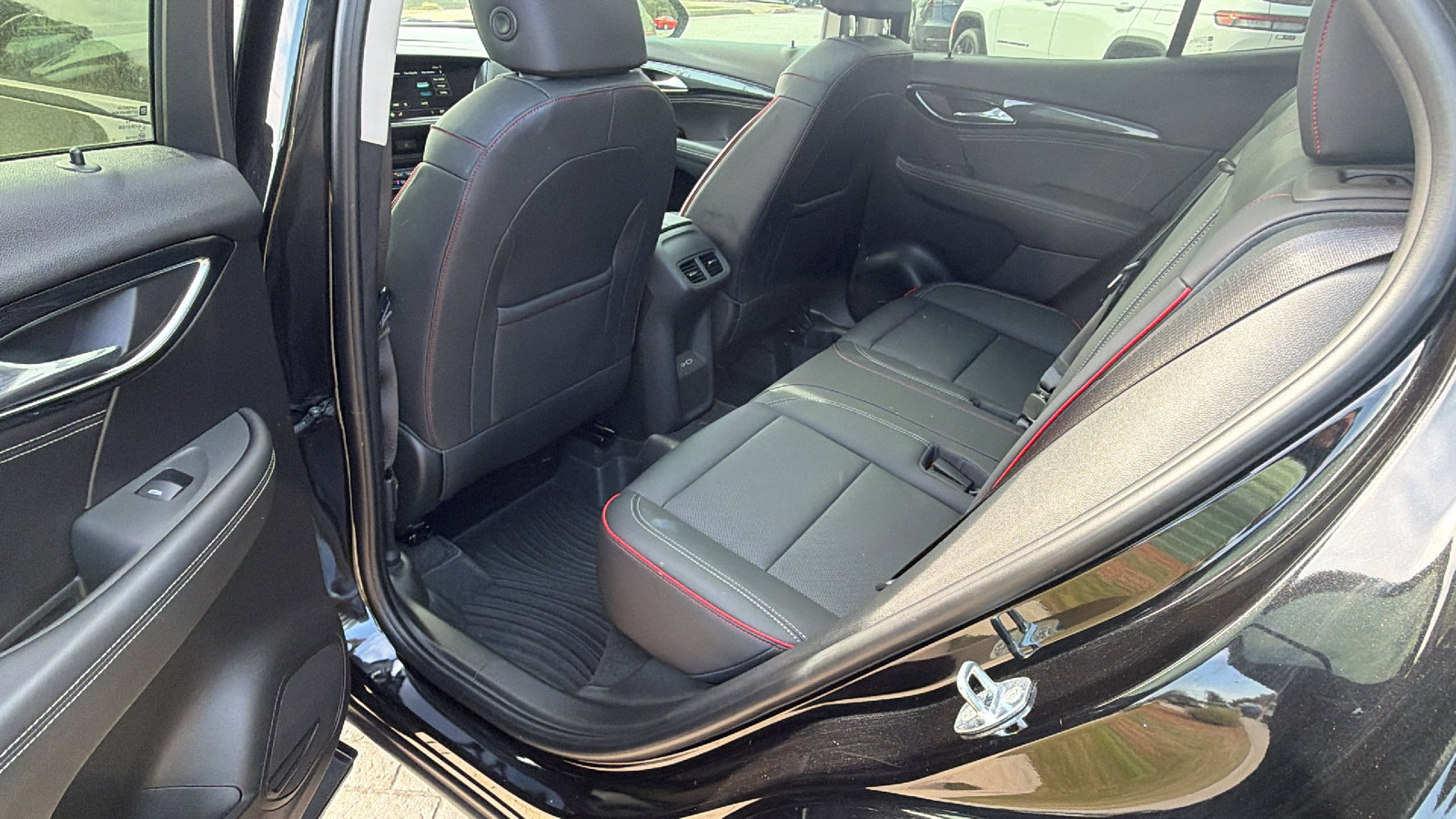 Used 2023 Buick Envision Essence w/ Sport Touring Package image 24