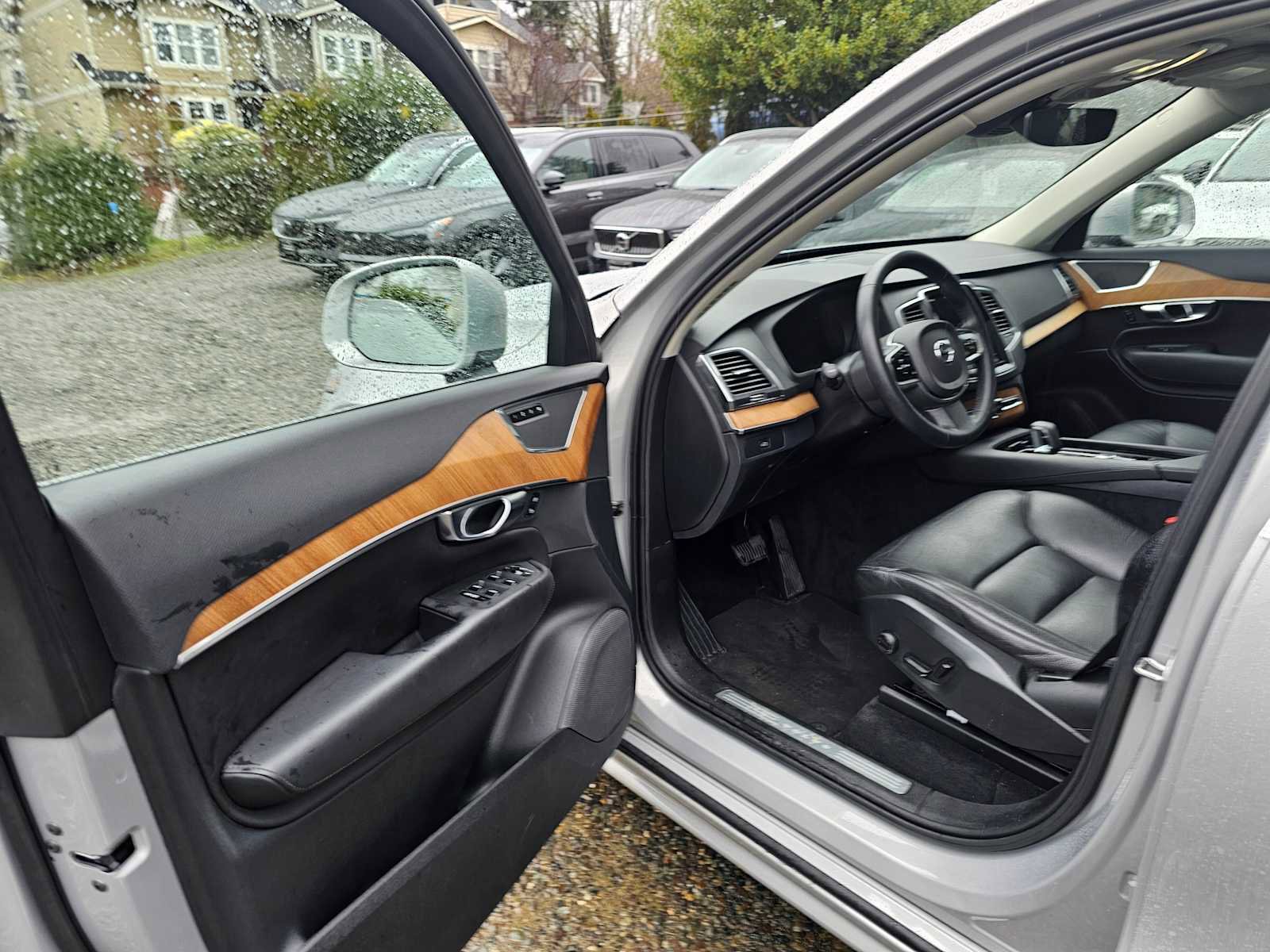 Used 2023 Volvo XC90 B6 Core w/ Protection Package Premier image 21