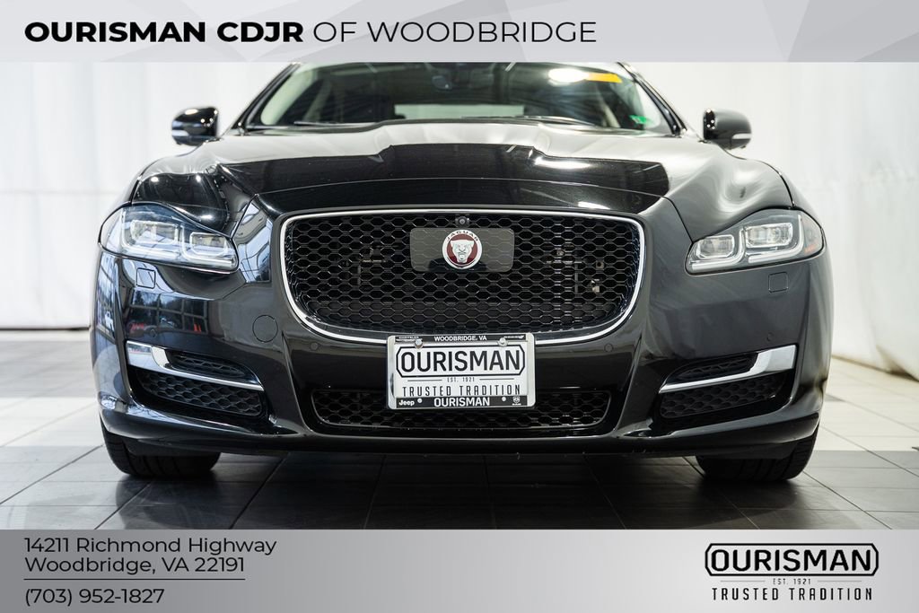 Used 2019 Jaguar XJ R-Sport image 2