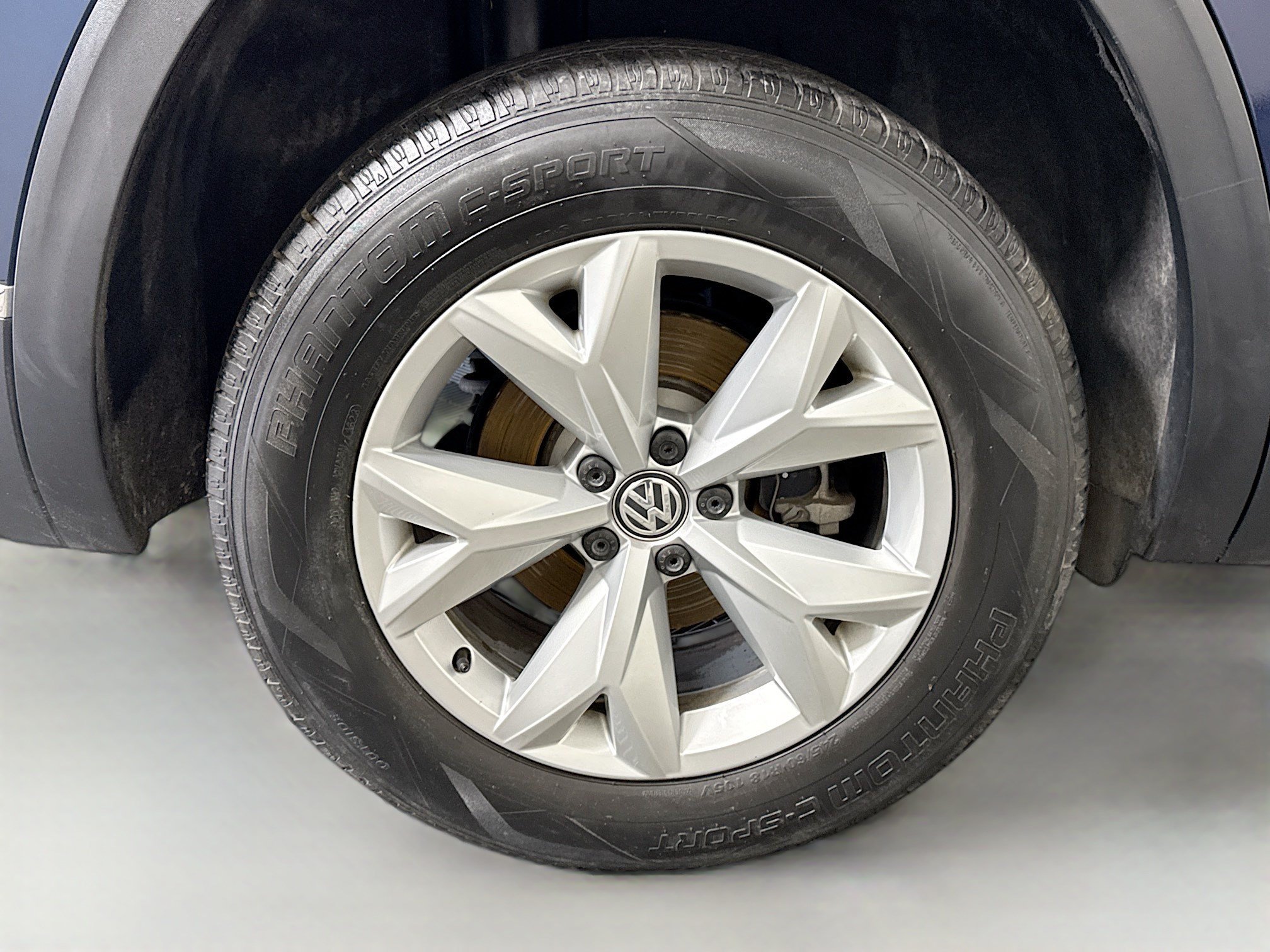 Used 2018 Volkswagen Atlas SEL AWD/4WD image 32