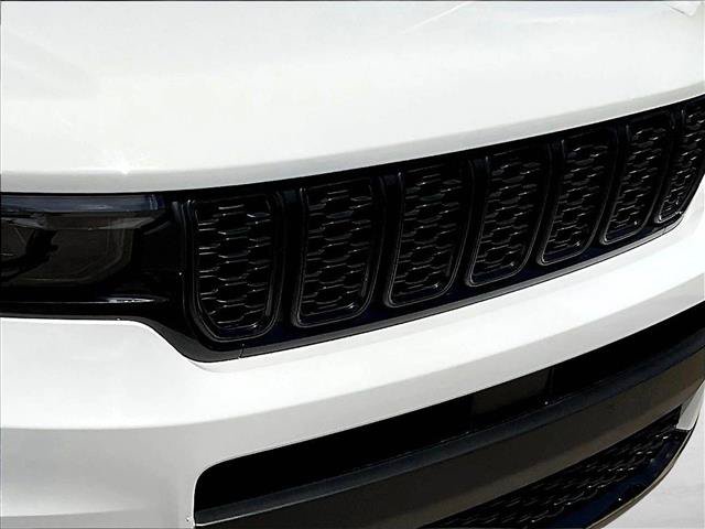 Used 2022 Jeep Grand Cherokee L Laredo RWD image 28
