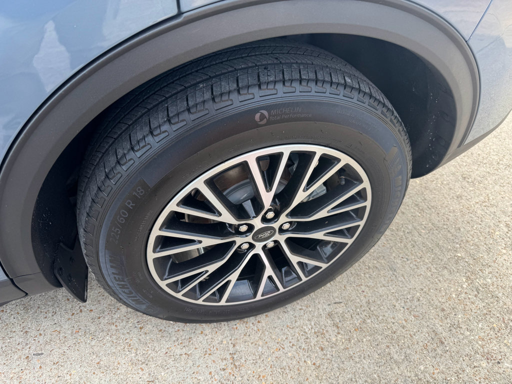 Used 2023 Ford Escape SE image 10