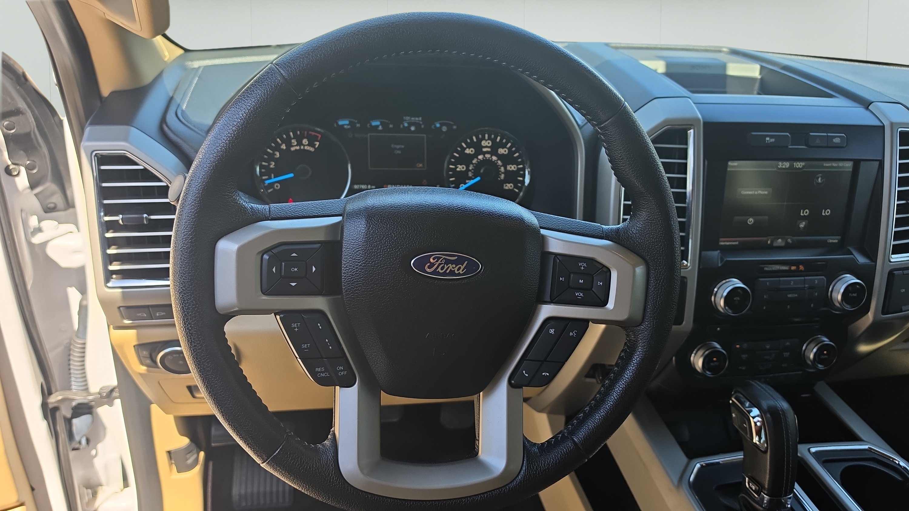 Used 2015 Ford F150 Lariat w/ Equipment Group 502A Luxury RWD image 13