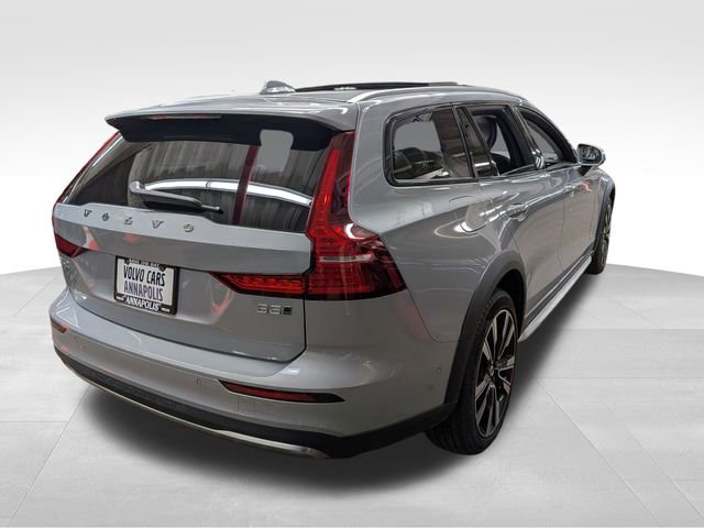 Certified 2025 Volvo V60 B5 Cross Country Ultra image 8