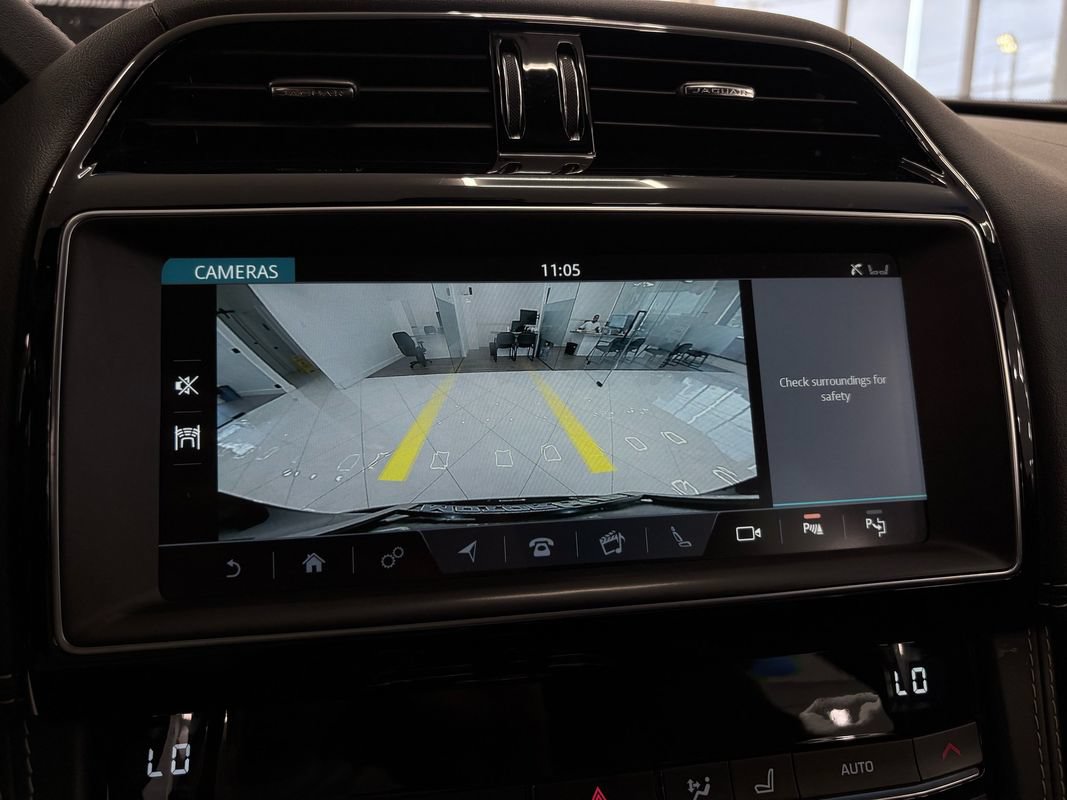 Used 2020 Jaguar F-PACE SVR AWD/4WD image 37
