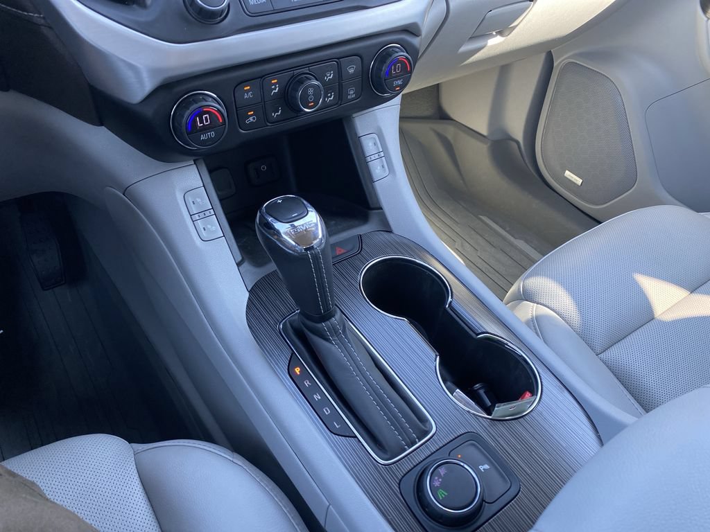 Used 2019 GMC Acadia SLT w/ LPO, Floor Liner Package FWD image 24