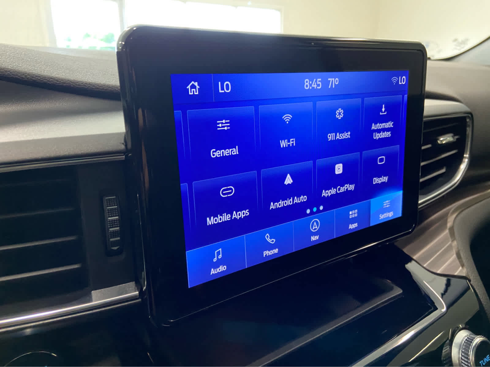 Used 2022 Ford Explorer Limited w/ Equipment Group 301A AWD/4WD image 35