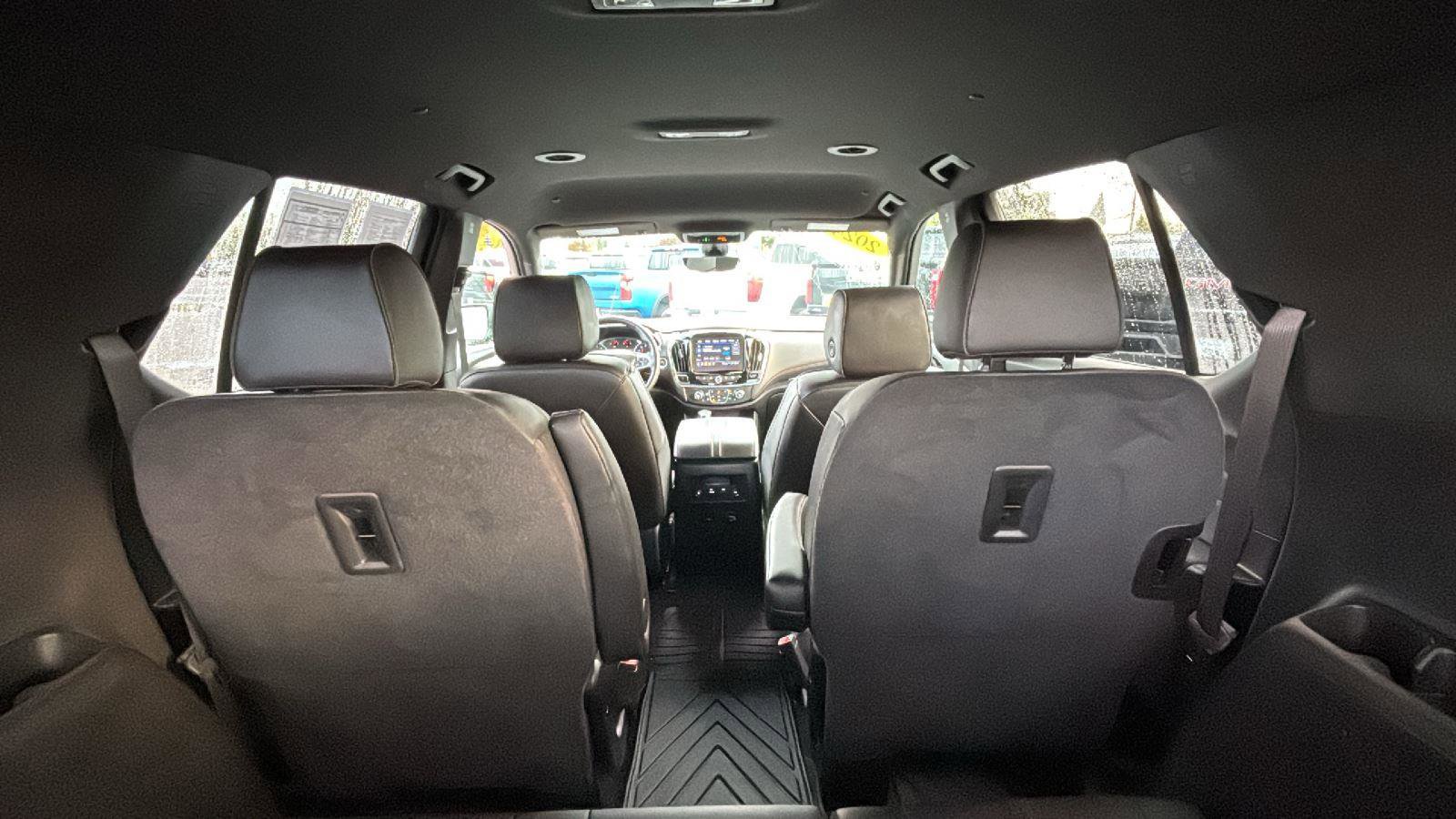 Used 2024 Chevrolet Traverse RS image 31