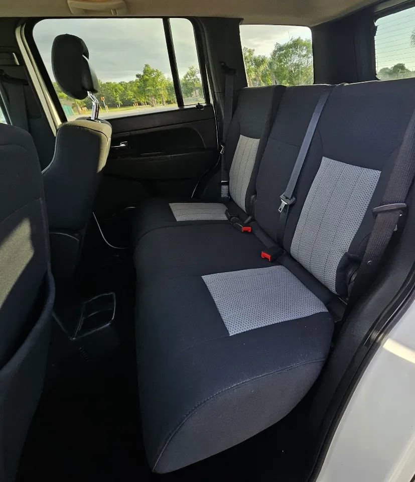 Used 2010 Jeep Liberty Sport w/ Popular Equipment Group image 10