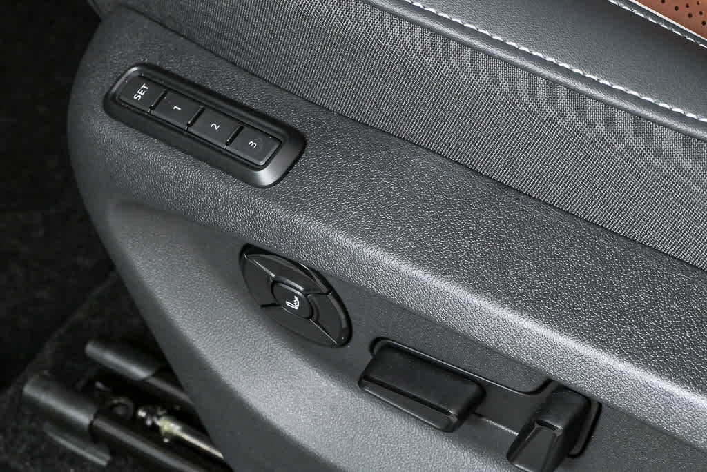New 2026 Volkswagen Tiguan SEL R-Line AWD/4WD image 8