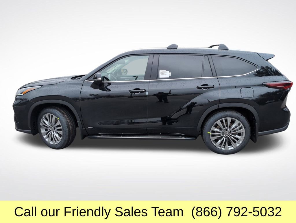 New 2026 Toyota Highlander Platinum image 2