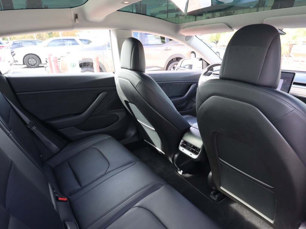 Used 2018 Tesla Model 3 Long Range image 16