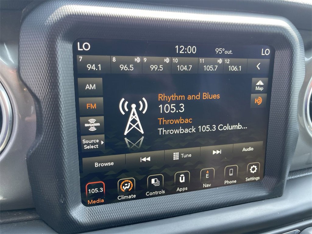 Used 2022 Jeep Wrangler Unlimited Sahara image 16