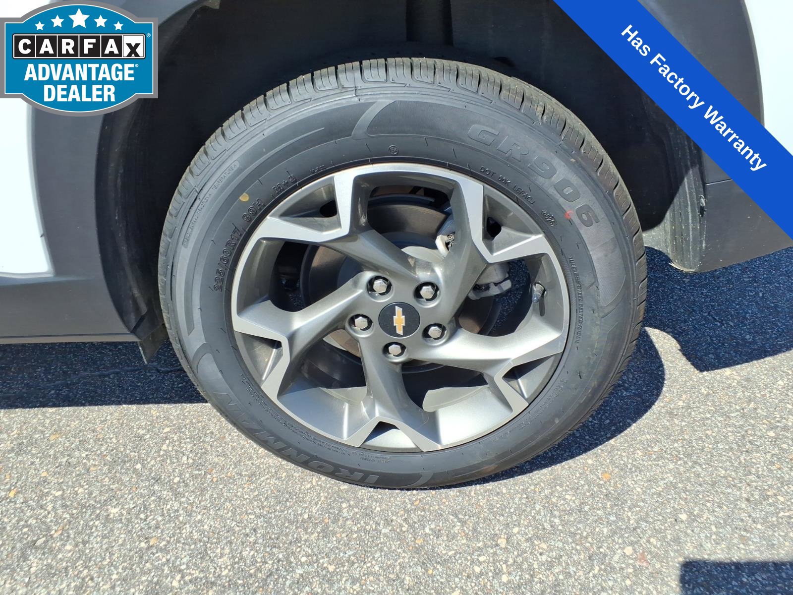 Used 2025 Chevrolet Trax LT FWD image 11