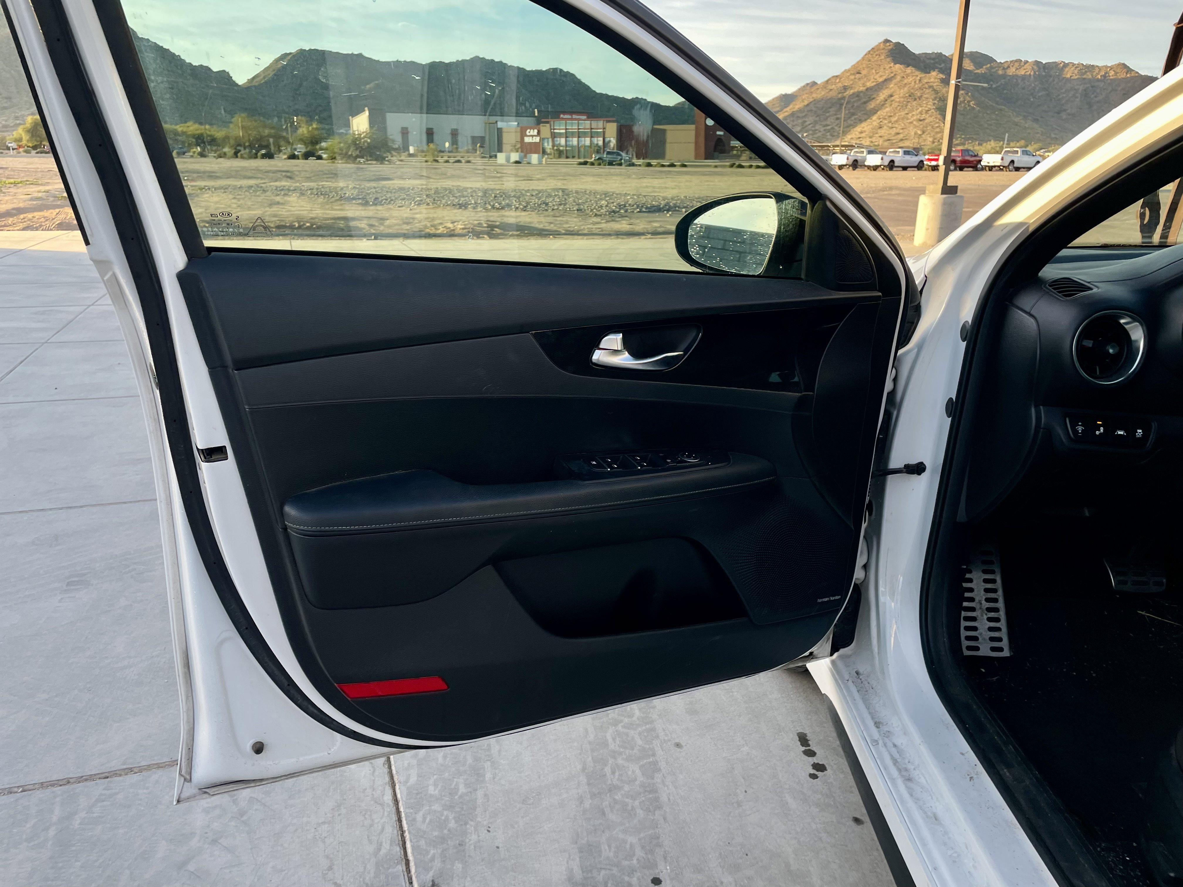 Used 2021 Kia Forte GT-Line w/ GT-Line Premium Package image 11