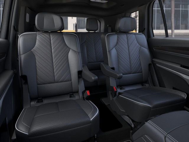 New 2026 Cadillac Vistiq Platinum w/ LPO, Premium Carpet Package image 17