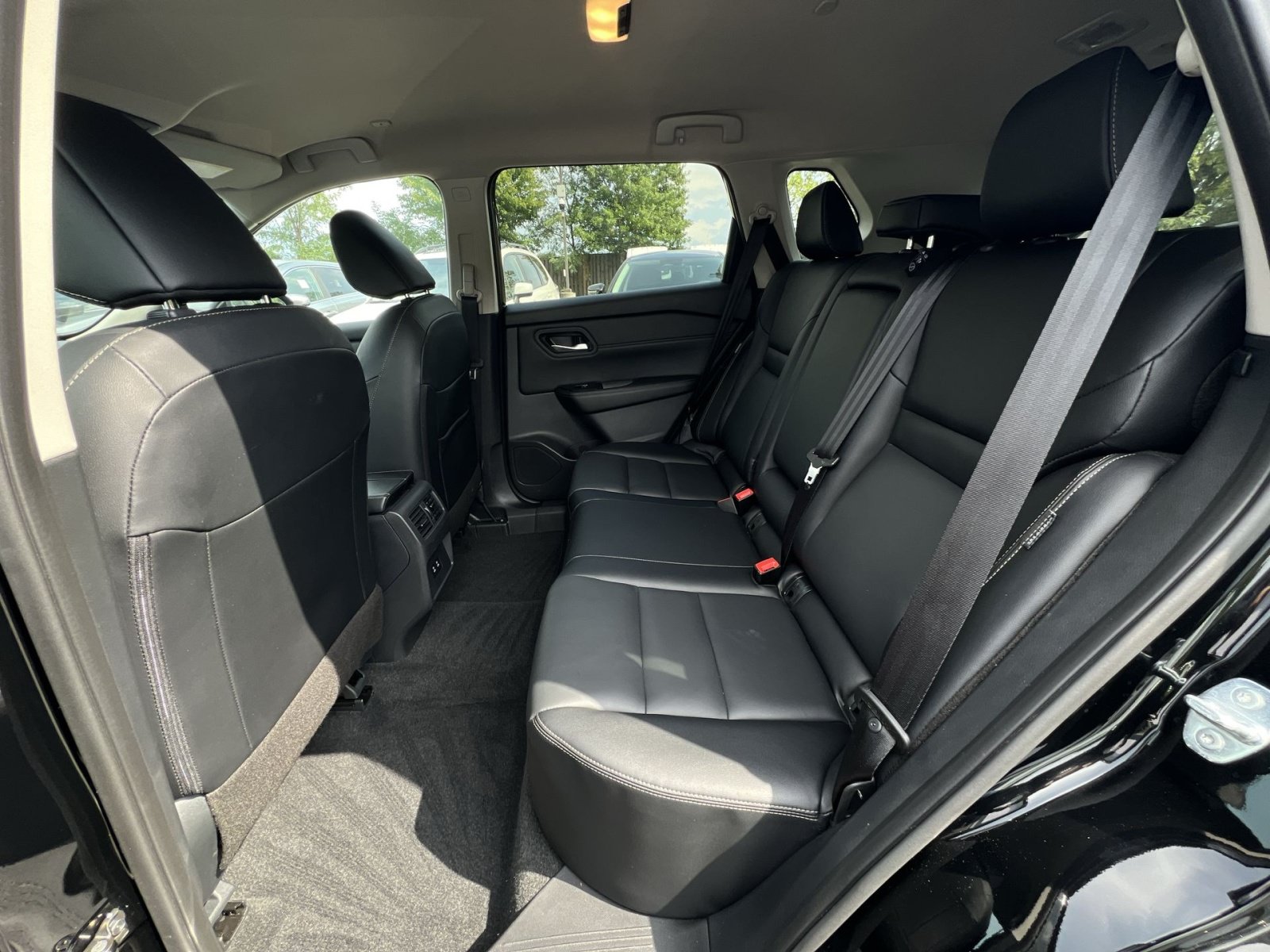 Used 2026 Nissan Rogue SL FWD image 31