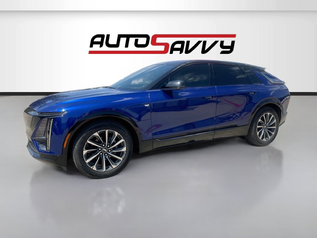 Used 2025 Cadillac Lyriq Sport AWD/4WD image 3