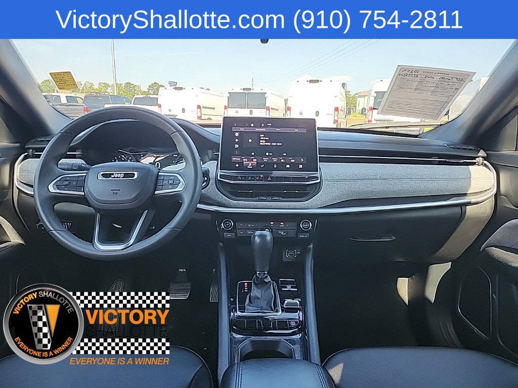 Certified 2024 Jeep Compass Latitude AWD/4WD image 4