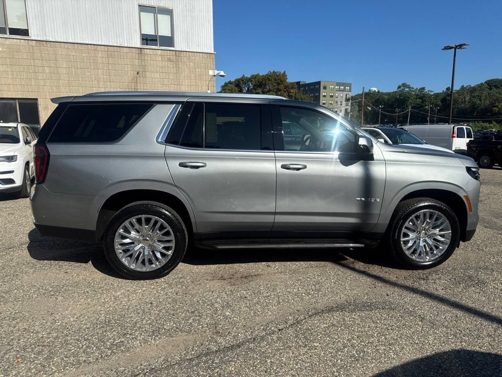 Used 2026 Chevrolet Tahoe LS AWD/4WD image 6